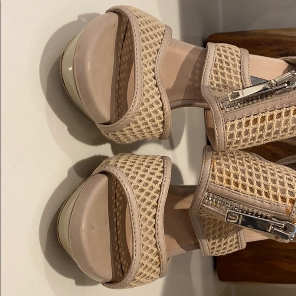 Burberry Mesh Stilletto size 8 - Picture 12 of 12